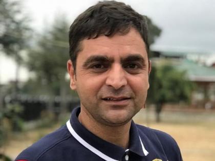 Kashmiri journalist and author Gowhar Geelani Stopped from flying to Germany | कश्मीरी पत्रकार गौहर गिलानी का दावा, कांफ्रेंस के लिए जा रहे थे जर्मनी, IGI एयरपोर्ट पर रोका गया Kashmiri journalist and author Gowhar Geelani Stopped from flying to Germany | कश्मीरी पत्रकार गौहर गिलानी का दावा, कांफ्रेंस के लिए जा रहे थे जर्मनी, IGI एयरपोर्ट पर रोका गया