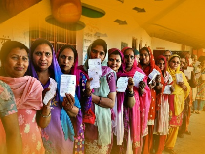 All women polling booths to be set up in 48 Maharashtra Lok Sabha seats | महाराष्ट्र की 48 लोकसभा सीटों पर महिलाओं के लिए बनाए जाएंगे मतदान केन्द्र