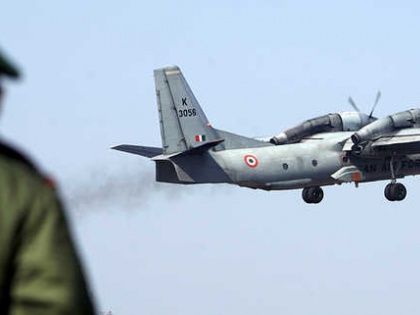 Emergency landing of Air Force jaguar after bird collide | पक्षी के टकराने के बाद वायुसेना के जगुआर विमान की आपात लैंडिंग