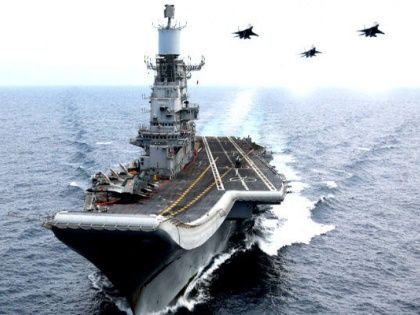 Indian Navy becomes distress for a pregnant woman | गर्भवती महिला के लिए संकट मोचक भारतीय नौसेना