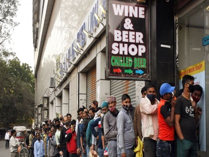 21 years necessary to buy liquor Karnataka govt withdraws 18 years old draft | कर्नाटक: शराब खरीदने के लिए अब 21 साल है जरूरी, सरकार ने वापस लिया 18 साल वाला मसौदा