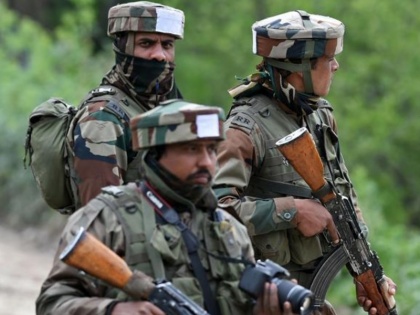 Jammu and Kashmir One terrorist has been neutralised in the Bijbehara encounter | जम्मू कश्मीर: सुरक्षा बलों और आतंकवादियों की मुठभेड़ में आतंकी ढेर, जवान घायल