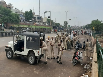 Communal tension and disturbance in some areas of Jaipur, Section 144 enforced in 10 police station areas, mobile, internet service stopped | जयपुर के कुछ इलाकों में सांप्रदायिक तनाव और उपद्रव, 10 थाना क्षेत्रों में धारा 144 लागू, मोबाइल, इंटरनेट सेवा बंद
