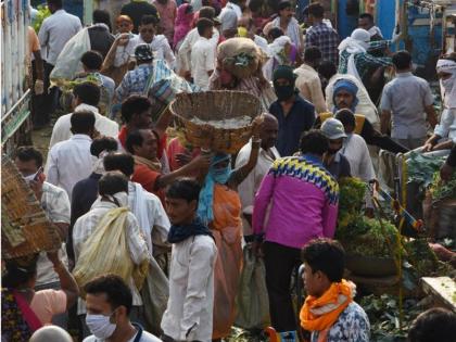 Coronavirus scare people crowd in markets for grocery items in Maharashtra