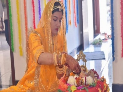 30-year-old girl puja singh married Lord Vishnu in jaipur Rajasthan pictures went viral | राजस्थान: 30 साल के इस लड़की ने भगवान विष्णु संग लिए सात फेरे, इस कारण की अनोखी शादी, फोटो हुआ वायरल