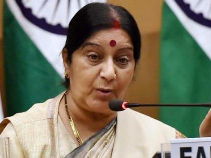 kulbhushan jadhavs family in pakistan sushma swaraj statement in parliament | जाधव के परिजनों से 'दुर्व्यवहार' पर सदन में सुषमा की लताड़, 'पाक ने बेअदबी की इंतेहा की'