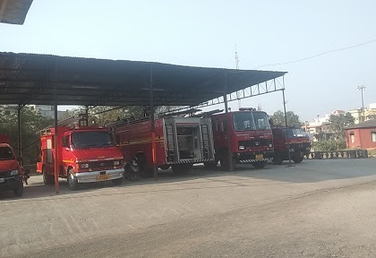 Maharashtra Nagpur case relocate fire station plaster of 93 year old building eroded | नागपुर मामलाः कहां स्थानांतरित करें फायर स्टेशन?, 93 साल पुरानी इमारत का प्लास्टर जगह-जगह से उखड़ रहा