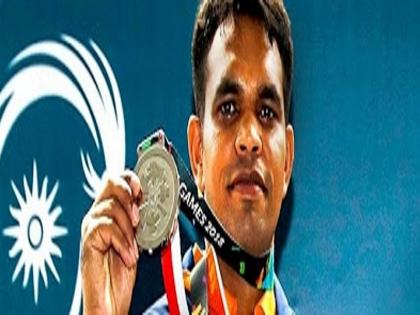 Delhi Chief Minister Arvind Kejriwal does not have time to meet the Olympian player, shooter Deepak Kumar requested by tweeting | दिल्ली: अरविंद केजरीवाल के पास नहीं है ओलंपिक खिलाड़ी से मिलने का वक्त, निशानेबाज दीपक कुमार ने ट्वीट करके लगाई गुहार