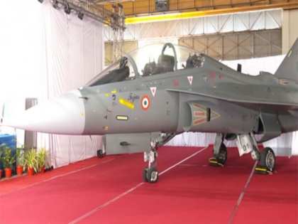 IAF gets first Light Combat Twin-Seater Trainer Aircraft | वायुसेना की बढ़ी ताकत, एचएएल ने IAF को सौंपा पहला लाइट कॉम्बैट ट्विन-सीटर ट्रेनर एयरक्राफ्ट