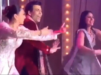 kareena kapoor karishma kapoor dance with karan johar | Video:भाई के रिसेप्शन में कपूर सिस्टर्स ने करण जौहर के साथ लगाए ठुमके, नजारा था कुछ ऐसा