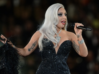 Grammys 2020: Lady Gaga Wins Best Song for Visual Media | Grammys Award 2020: ऑस्कर के बाद लेडी गागा ने जीता ग्रैमी अवॉर्ड, सुनें 'आई विल नेवर लव अगेन'