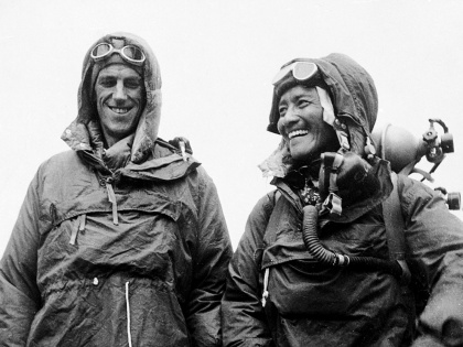 Sir Edmund Percival Hillary was a New Zealand mountaineer. On 29 May 1953, Hillary and Nepalese Sherpa mountaineer Tenzing Norgay became the first climbers confirmed to have reached the summit of Mount Everest. | 29 मई का इतिहास: एडमंड हिलेरी और तेनजिंग नॉर्गे ने एवरेस्ट फतह किया, पृथ्वी राजकपूर का निधन