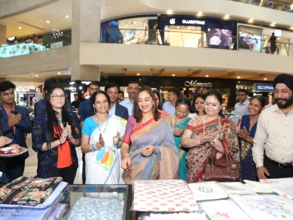 AWWA President and Army Chief Bipin Rawat's wife Madhulika Rawat inaugurated the invitation in the Pacific Mall | AWWA की प्रेसिडेंट और आर्मी चीफ बिपिन रावत की पत्नी मधुलिका रावत ने पैसिफिक मॉल में किया आव्वाह्न का उद्घाटन 