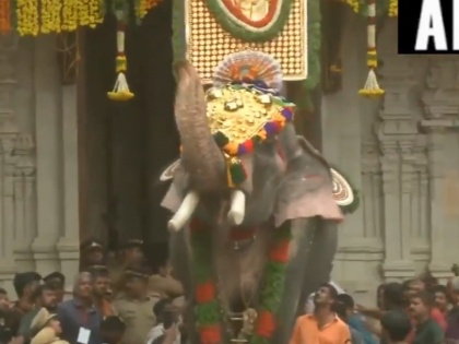 Kerala: 54 year old elephant Thechikottukavu Ramachandran participates in Thrissur Pooram festival | VIDEO: 54 साल के गजराज से हटा बैन, केरल के इस मशहूर त्योहार में हुआ शामिल