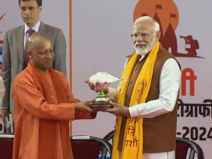PM Modi attends the 647th birth anniversary celebrations of Sant Guru Ravidas in Varanasi, UP | Sant Guru Ravidas 647th birth anniversary: संत रविदास सबके हैं... बनारस पहुंच पीएम ने दिया सियासी संदेश