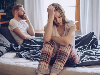 These 8 things done by female partner can ruin the mood of their male partner | लड़कियों की ये 8 हरकतें करती हैं लड़कों का मूड खराब, दिलाती हैं उन्हें गुस्सा