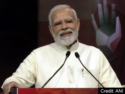 PM Narendra Modi takes a potshot at P Chidambaram during 5G launch | 5G Launch: प्रधानमंत्री मोदी ने 5जी लॉन्चिंग के दौरान कांग्रेस नेता पी चिदंबरम पर किया कटाक्ष, कहा- मुट्ठीभर कुलीन वर्ग...