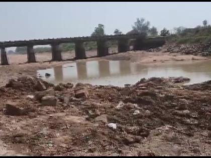 Rohtas 60-feet iron bridge stolen thieves posed irrigation department staff sasaram nasriganj Bihar see video | बिहार: सुशासन हुआ शर्मसार, 60 फीट लम्बा लोहे का पुल हुआ चोरी, पुलिस किंकर्तव्यविमूढ़, जनता हैरान, देखें वीडियो Rohtas 60-feet iron bridge stolen thieves posed irrigation department staff sasaram nasriganj Bihar see video | बिहार: सुशासन हुआ शर्मसार, 60 फीट लम्बा लोहे का पुल हुआ चोरी, पुलिस किंकर्तव्यविमूढ़, जनता हैरान, देखें वीडियो