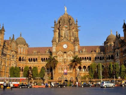 Chhatrapati Shivaji Maharaj Terminus also known by its former name Victoria Terminus, is a historic railway station and a UNESCO World Heritage Site in Mumbai, Maharashtra. | इतिहास में 20 जून: मुंबई का छत्रपति शिवाजी टर्मिनस खोला गया, आनंद ने पाचवां फ़्रैकफ़र्ट क्लासिक शतरंज टूर्नामेंट जीता