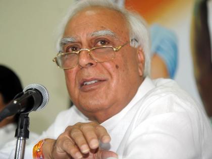 Modi is worlds most expensive watchman, comments kapil sibbal, leader of congress on pnb scam | पीएनबी घोटाला: कांग्रेस नेता कपिल सिब्बल ने पीएम मोदी पर साधा निशाना, कहा- मोदी दुनिया के 'सबसे महंगे चौकीदार'