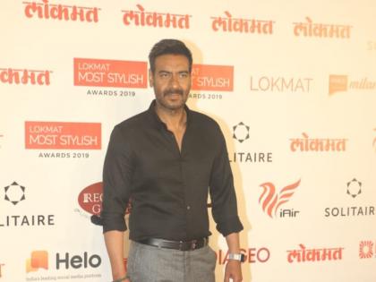 #LokmatMostStylish: Ajay Devgn gets most popular stylish superstar | #LokmatMostStylish: अजय देवगन को मिला लोकमत मोस्ट स्टाइलिश सुपरस्टार का अवॉर्ड