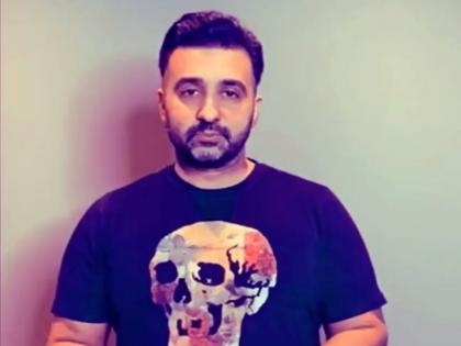 Shilpa Shetty husband Raj Kundra kept in general barrack with around 200 inmatesat Mumbai Arthur Road prison No preferential treatment | रिपोर्ट में दावा- 200 कैदियों के बीच राज कुंद्रा गुजार रहे दिन, सामान्य कैदियों जैसा हो रहा व्यवहार