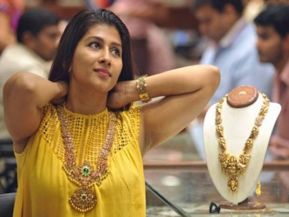 why do we buy gold and silver on dhanteras and Diwali in hindi | दिवाली 2018: जानिए क्यों दिवाली और धनतेरस पर खरीदा जाता है सोना, खरीदारी से पहले ध्यान दें ये बातें