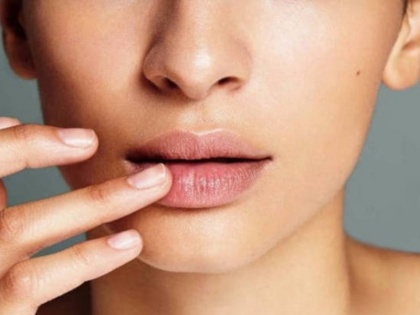 how to keep lips healthy and pink winter care tips for dry lips home remedies for dry lips in winter season | सर्दियों में फटे होंठों से हैं परेशान तो अपनाएं ये 5 घरेलू तरीके, एक दिन में दिखेगा असर