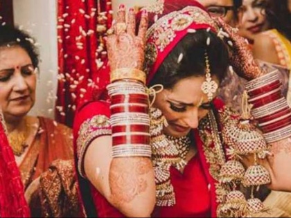 Why north Indian brides throw rice or grain over her family members during her vidayi ritual | विदाई के समय दुल्हन चावल क्यूं फेंकती है, जानिए 4 दिल छू जाने वाले कारण और इस रस्म का महत्व