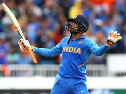 ICC World Cup 2019: Ravindra Jadeja becomes the first player to score a fifty batting at No.7 or lower | ICC World Cup 2019: जडेजा ने खेली शानदार पारी, इस मामले में रच डाला इतिहास