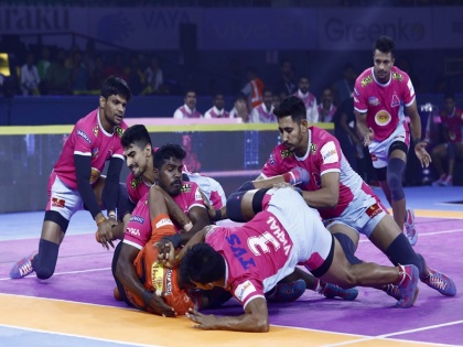 Vivo Pro kabaddi League 2019, U Mumba vs Jaipur Pink Panthers: Jaipur Pink Panthers Beat U Mumba (42-23 ) | Vivo Pro kabaddi League 2019, U Mumba vs Jaipur Pink Panthers: जयपुर पिंक पैंथर्स ने यू मुंबा को 42-23 से हराया