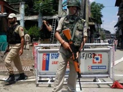 Article 370: Section 144 implemented in Kashmir, Farooq, Omar Abdullah and Mehbooba Mufti still under house arrest, affected life on 54th day | अनुच्छेद 370ः कश्मीर में धारा 144 लागू, फारुक, उमर अब्दुल्ला और महबूबा मुफ्ती अब भी नजरबंद, 54वें दिन जनजीवन प्रभावित