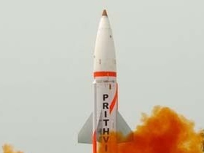Nuclear-capable missile Prithvi II successfully test-fired | परमाणु सक्षम मिसाइल पृथ्वी-दो का सफल परीक्षण, 350 किलोमीटर तक करेगी वार