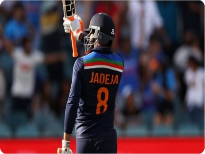 India vs Australia, 3rd ODI: Sanjay Manjrekar trolled After Ravindra Jadeja Vital Knock Against Australia | IND vs AUS, 3rd ODI: रवींद्र जडेजा ने खेली ऐसी पारी, सोशल मीडिया पर ट्रोल हो गए संजय मांजरेकर