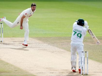 जेम्स एंडरसन ने अजहर अली को अपना 600वां टेस्ट शिकार बनाया।