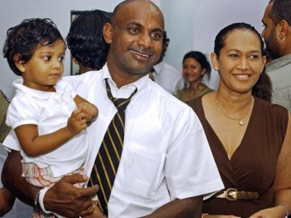 जयसूर्या ने पाकिस्तान के खिलाफ महज 48 गेंदों में शतक पूरा किया था।