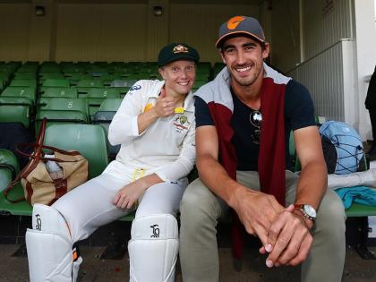 एलिसा दिग्गज ऑस्ट्रेलियाई इयान हिली की भतीजी हैं।