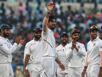 India's fast bowlers make world cricket exciting - Phil Simmons | फिल सिमन्स ने भारतीय गेंदबाजों को सराहा, कहा- विश्व क्रिकेट को रोमांचक बना दिया