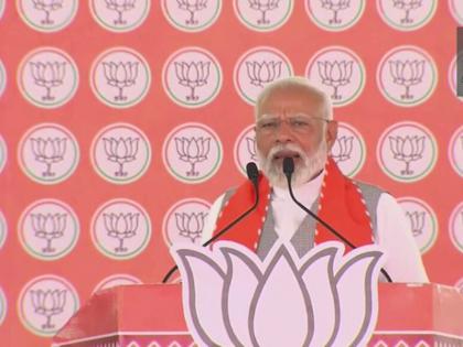 Narendra Modi Surendranagar Gujarat Lok Sabha Election 2024 congress bjp live updates congress | Narendra Modi In Surendranagar: 'रॉन्ग डिलिवरी वाली पार्टी है', कांग्रेस पर पीएम मोदी बोले