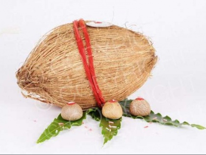 Spiritual Facts: significance and impotence of coconut in puja and ritual in Hinduism | हर पूजा में नारियल का होता है विशेष महत्व, बुरी नजर और शनि प्रभाव से भी बचाता है