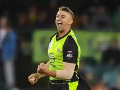 डेनियल सैम्स बिग बैश लीग 2019-20 में सर्वाधिक विकेट झटकने वाले गेंदबाज रहे।