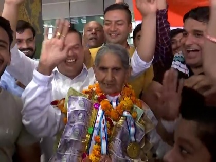 94-year old Bhagwani Devi Dagar celebrates winning gold and 2 bronze India World Masters Athletics championships 2022 in Finland see video | Bhagwani Devi Dagar: भगवानी देवी डागर ने रचा इतिहास, 94 साल की उम्र में वर्ल्ड मास्टर्स एथलेटिक्स चैंपियनशिप में स्वर्ण सहित तीन पदक जीतीं, देखें वीडियो