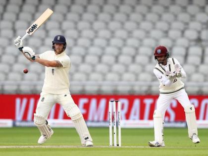 इंग्लैंड की ओर से <a href='https://www.lokmatnews.in/topics/ben-stokes/'>बेन स्टोक्स</a> ने 176 रन की पारी खेली।