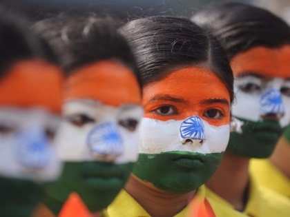 how to remove a face color on the face in hindi | Republic Day: चेहरे पर बनवाया है फेस पेंट तो इन 5 आसान तरीकों से करें रिमूव, नहीं होगी कोई स्किन एलर्जी
