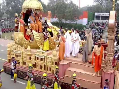 Republic Day Glimpse of Deepotsav of Ayodhya seen in tableau of UP | गणतंत्र दिवस 2023: कर्तव्य पथ पर यूपी की झांकी में दिखी अयोध्या के दीपोत्सव की झलक, दिए सियासी संकेत