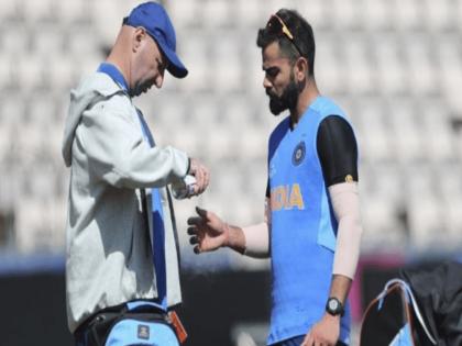 IND vs SL: Injury scare for Virat Kohli ahead of Guwahati T20I | IND vs SL: प्रैक्टिस के दौरान विराट कोहली चोटिल, भारतीय टीम की बढ़ सकती है मुसीबत