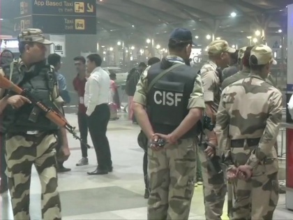 IND vs BAN: Security tightened at Terminal 3 of Indira Gandhi International Airport after a suspicious bag was spotted | IND vs BAN: टी20 मैच से पहले मचा हड़कंप, दिल्ली एयरपोर्ट पर मिला संदिग्ध बैग
