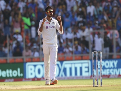 India vs England, 3rd Test: Axar Patel 6/38, 2nd Best figures by a spinner in Day-Night Test | IND vs ENG, 3rd Test: अक्षर पटेल का डे-नाइट टेस्ट में तहलका, करियर के दूसरे मैच में ही दिग्गजों को पछाड़ा