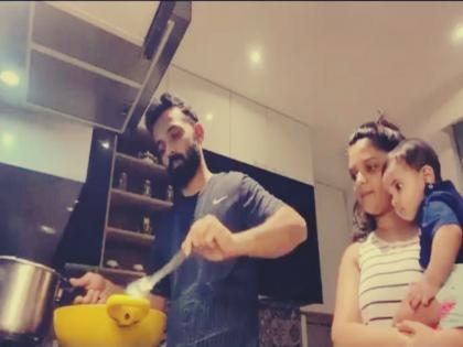 Ajinkya Rahane has revealed his daily routine during lockdown in place amid the coronavirus outbreak | Lockdown में बेटी के साथ वक्त बिताकर अजिंक्य रहाणे खुश, खाना बनाने में कर रहे वाइफ की मदद