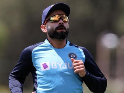 विराट कोहली वनडे फॉर्मेट में 12040 रन बना चुके हैं।